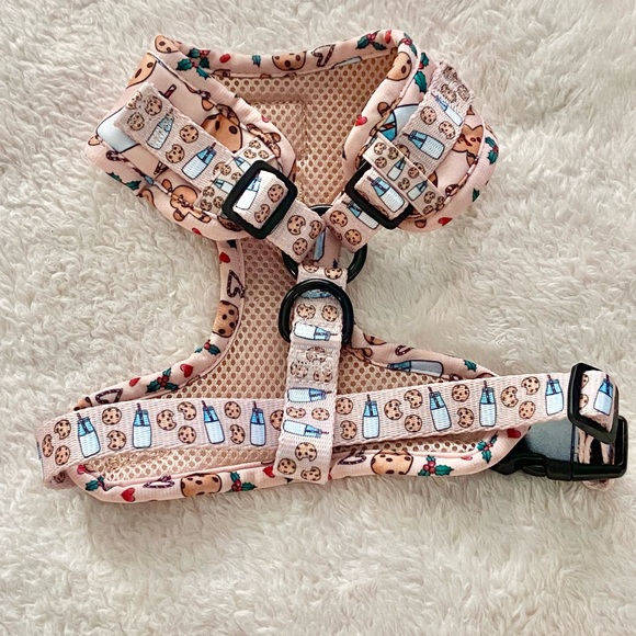 Christmas Cookies & Milk Fog Harness & Waste Bag Holder - Picture 3 of 6